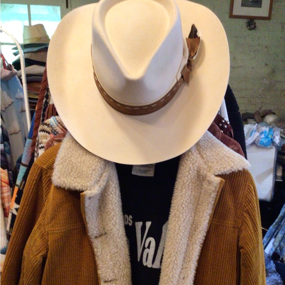 NEW! Rare Wyeth Olin Distressed Cream Cowboy Hat with Brown suede Band